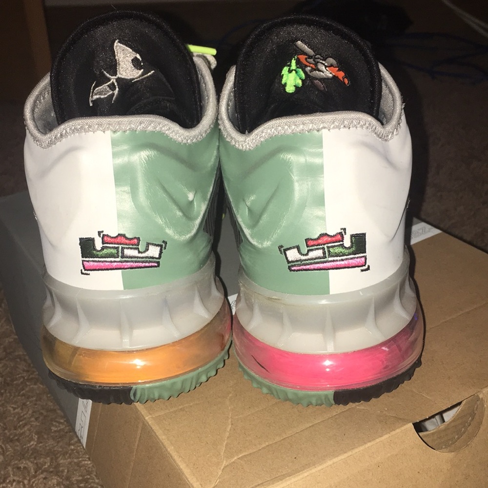 Nike Lebron 18 Low - Looney Toon